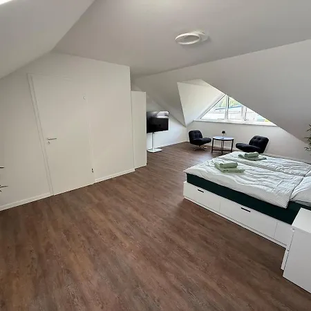 Premium Für Monteure In 300m2 6xschlafzimmer *