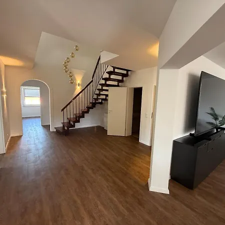 Premium Für Monteure In 300m2 6xschlafzimmer Apartment *